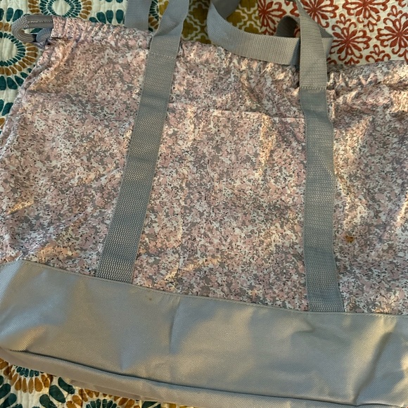 Thirty-One cinch top tote & matching pouch - Picture 7 of 9